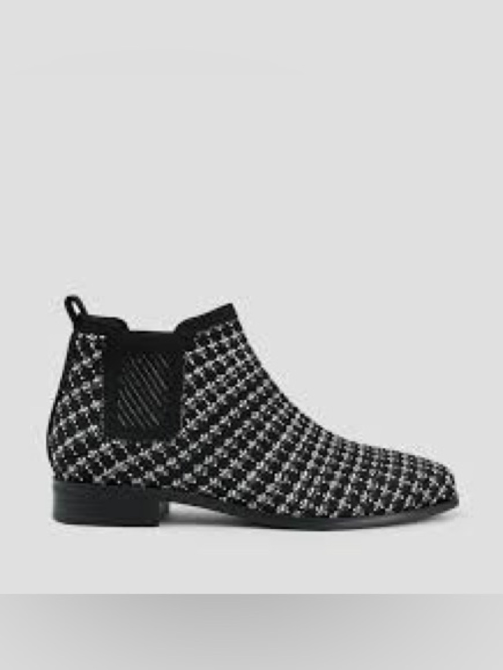 Vivaia Women's Ryan Pro Square-Toe Ankle Boots Black White 39